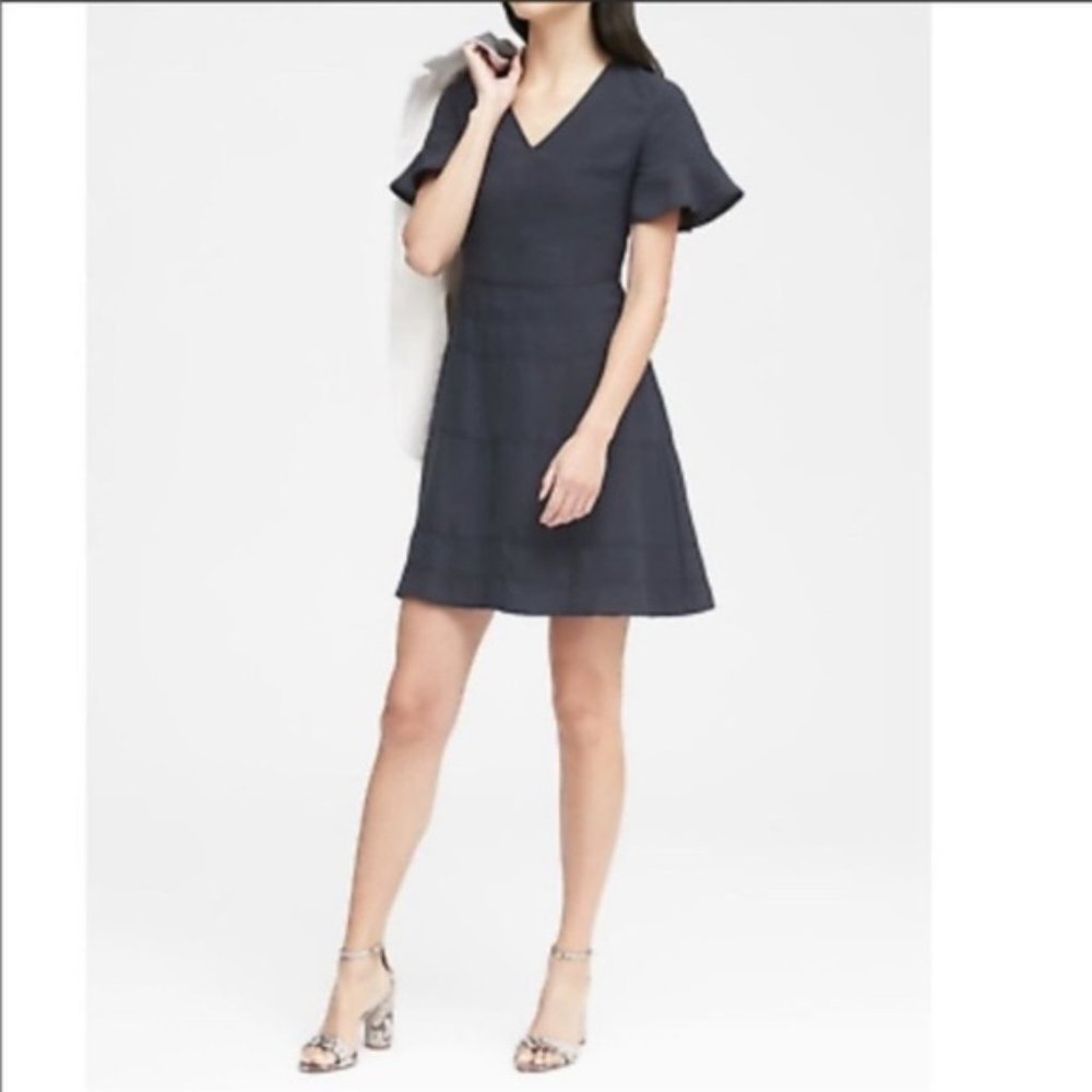 Banana Republic Flutter Sleeve V Neck Classic Preppy Casual Chic Mini Dress‎